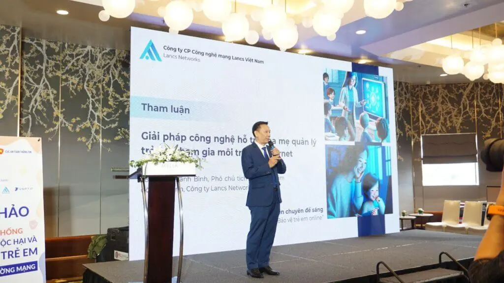 Ông Trịnh Thanh Bình, Phó chủ tịch HĐQT & Giám đốc Tài chính Công ty Lancs Networks báo cáo tham luận