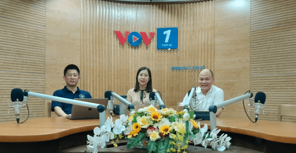 Anh Nguyen Van Thanh Trai BTV Thu Trang Giua ong Nguyen Tu Quang Phai 1