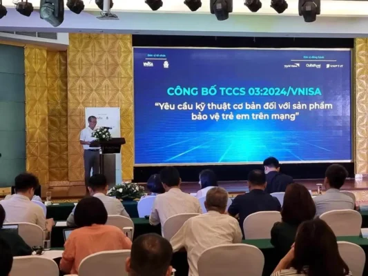 Lễ công bố TCCS 03:2024/VNISA về “Yêu cầu kỹ thuật cơ bản đối với sản phẩm bảo vệ trẻ em trên môi trường mạng” (Nguồn: Báo Tin tức)